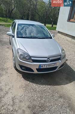 Хэтчбек Opel Astra 2004 в Косове