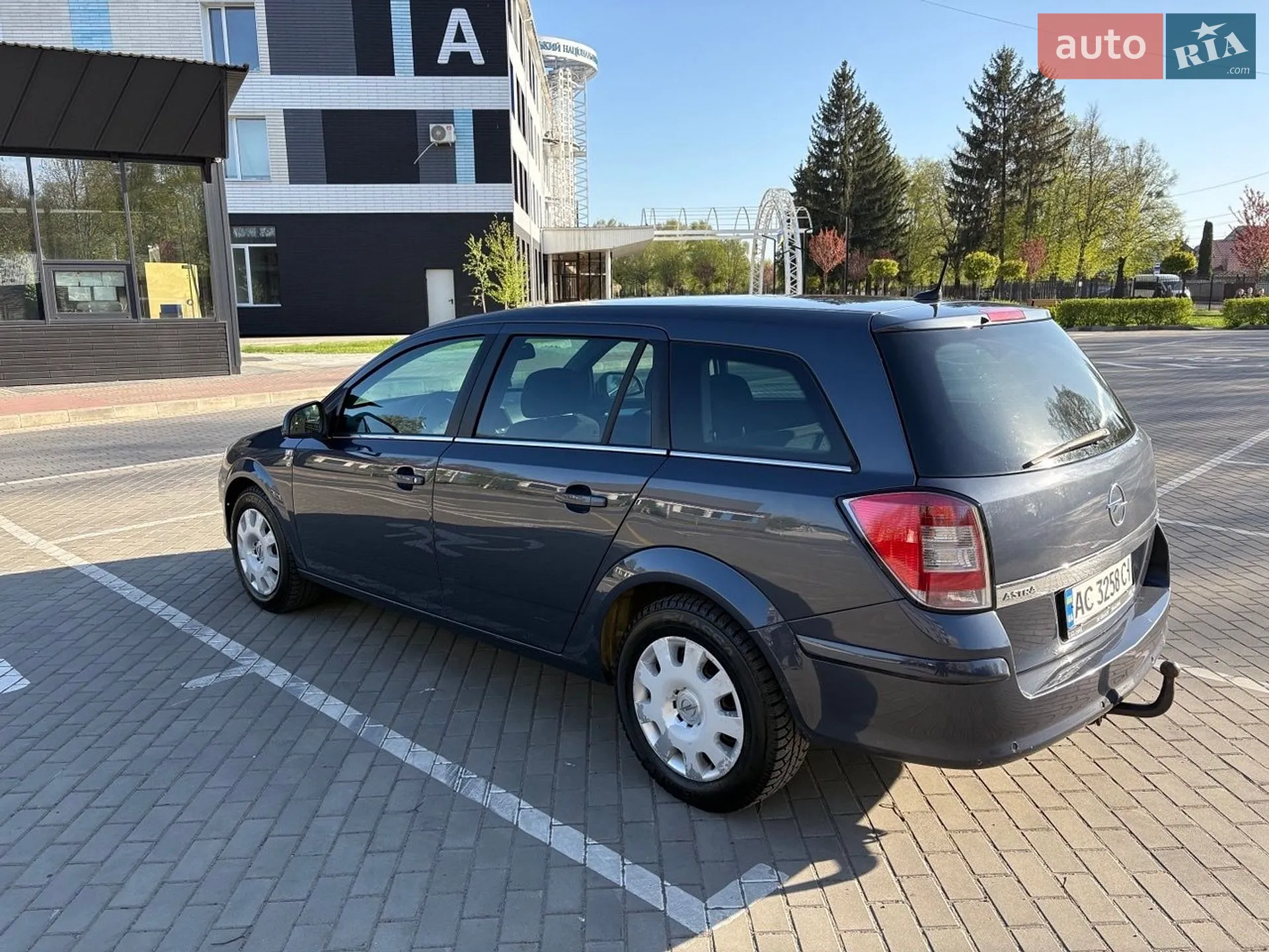 2010 Opel Astra - мініатюра 2