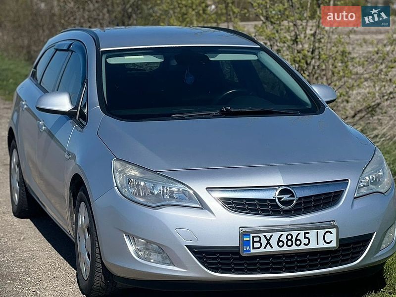 Opel Astra 2011