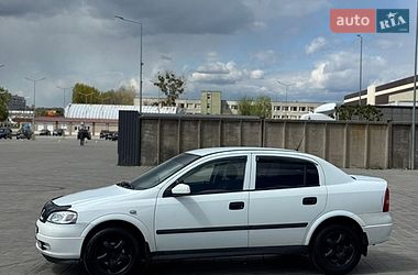 Седан Opel Astra 2004 в Черкасах