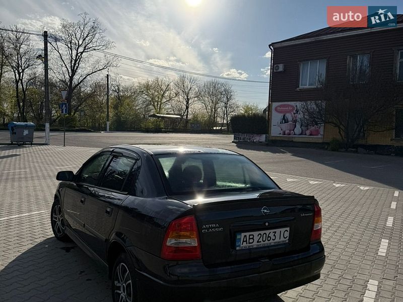 Седан Opel Astra 2008 в Ладыжине