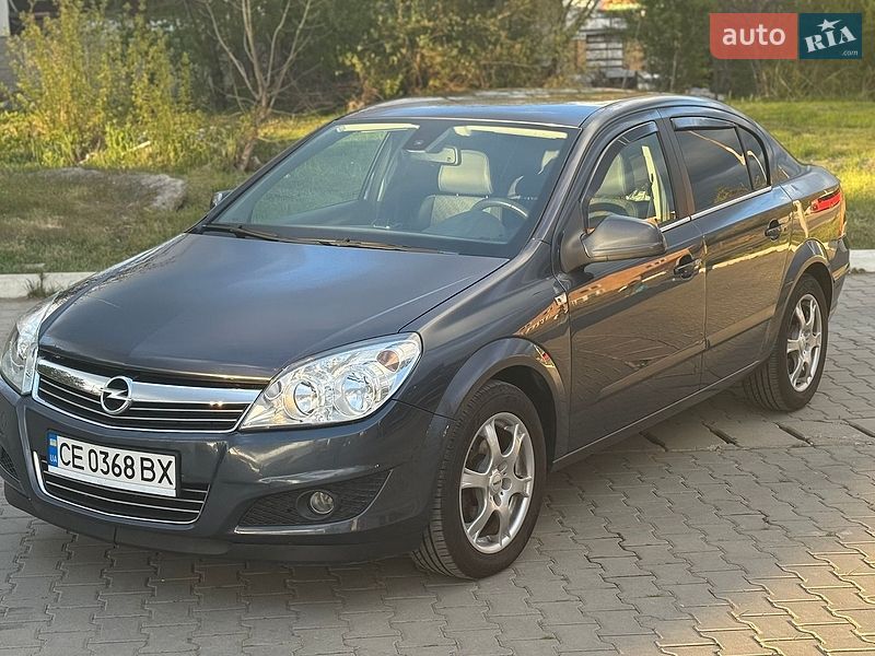 Седан Opel Astra 2010 в Черновцах