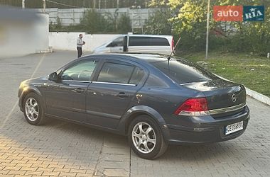 Седан Opel Astra 2010 в Черновцах