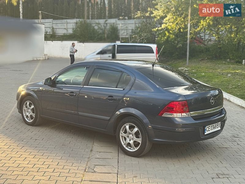 Седан Opel Astra 2010 в Черновцах