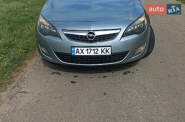 Універсал Opel Astra 2011 в Харкові