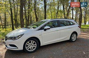Універсал Opel Astra 2018 в Ватутіному