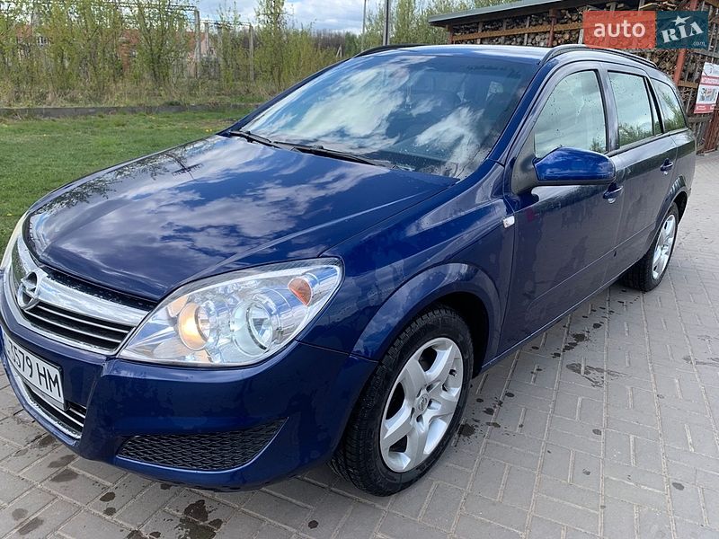 Универсал Opel Astra 2008 в Нововолынске