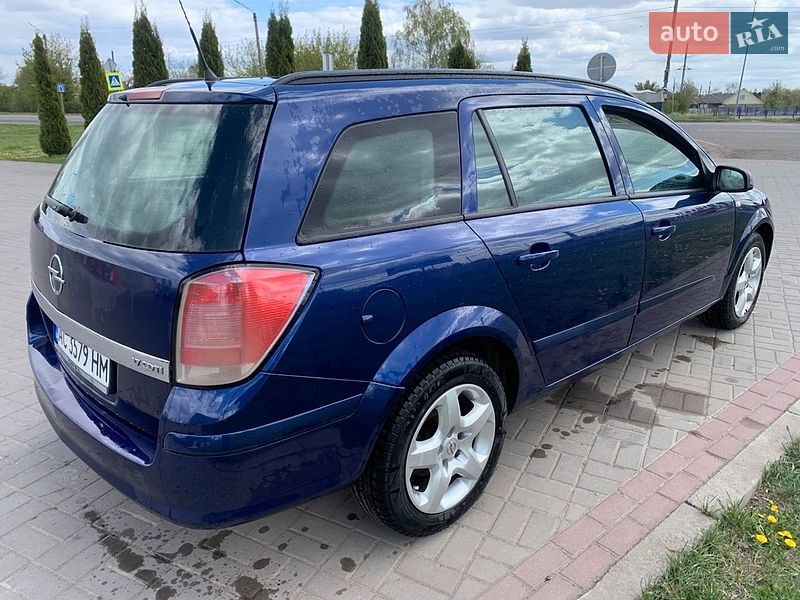 Универсал Opel Astra 2008 в Нововолынске