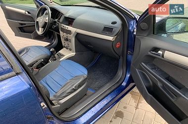 Универсал Opel Astra 2008 в Нововолынске