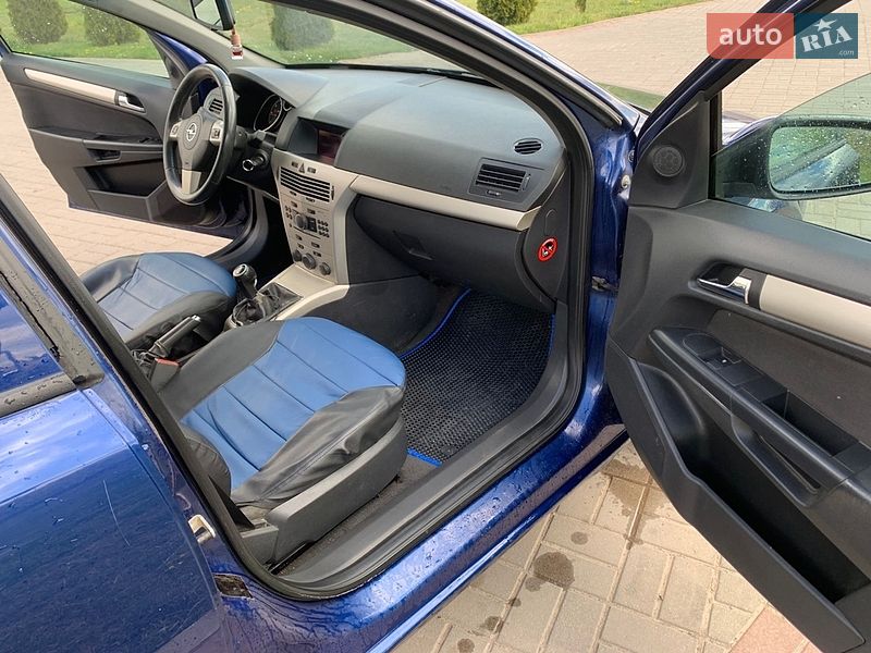 Универсал Opel Astra 2008 в Нововолынске