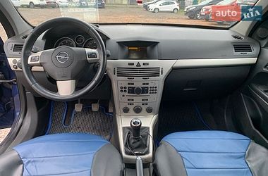 Универсал Opel Astra 2008 в Нововолынске