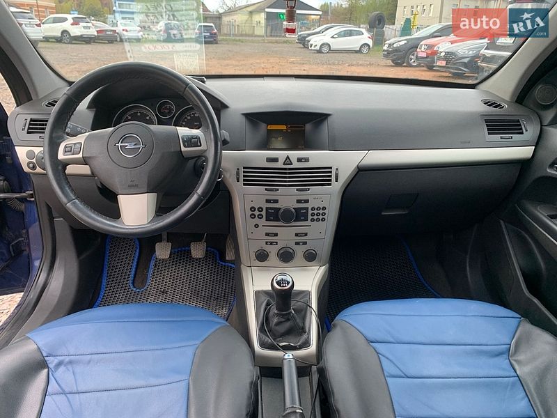 Универсал Opel Astra 2008 в Нововолынске