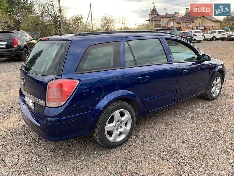 Универсал Opel Astra 2008 в Нововолынске
