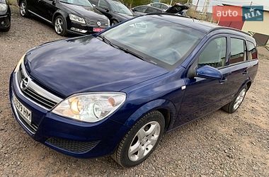 Универсал Opel Astra 2008 в Нововолынске