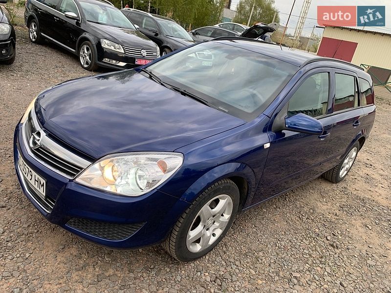 Универсал Opel Astra 2008 в Нововолынске