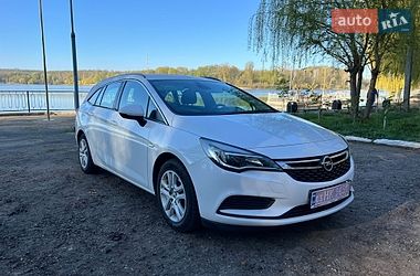 Универсал Opel Astra 2018 в Ватутино