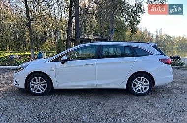 Универсал Opel Astra 2018 в Ватутино