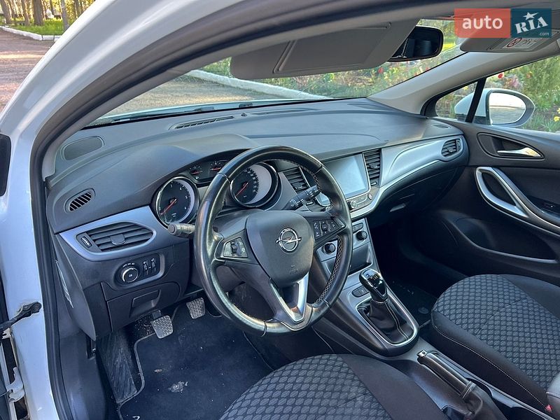 Универсал Opel Astra 2018 в Ватутино