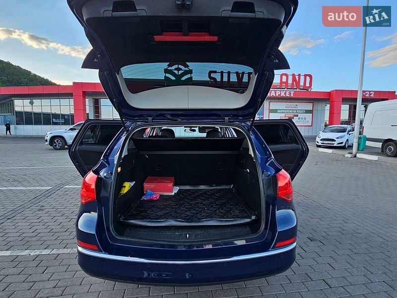 Универсал Opel Astra 2013 в Мукачево