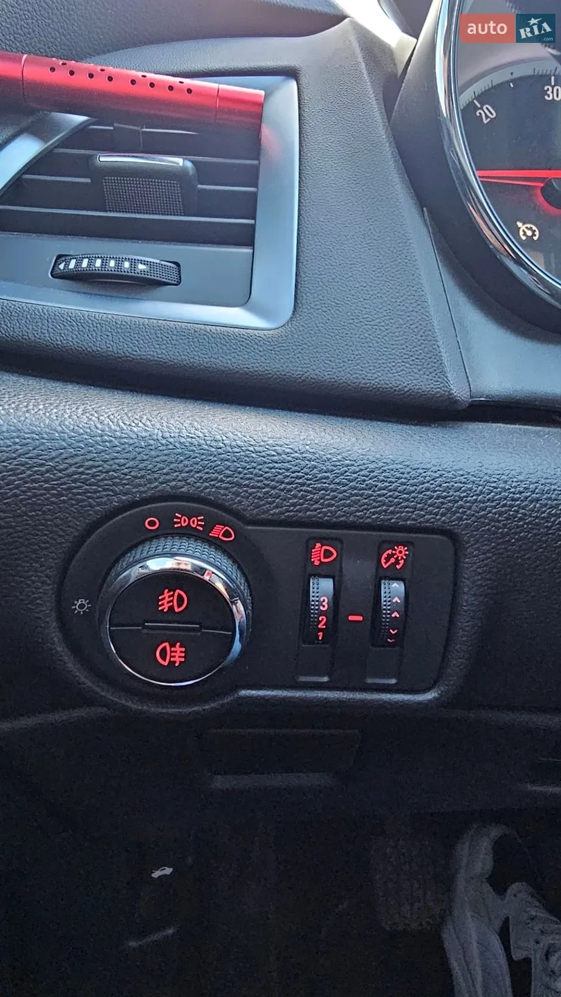 2013 Opel Astra - мініатюра 24