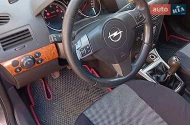 Универсал Opel Astra 2005 в Хотине