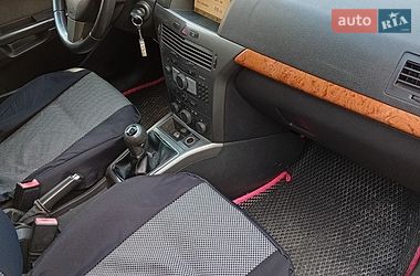 Универсал Opel Astra 2005 в Хотине