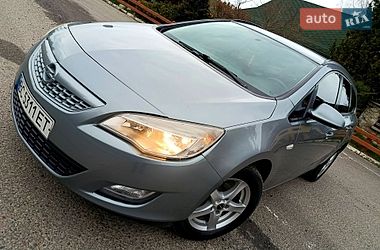 Универсал Opel Astra 2011 в Сколе