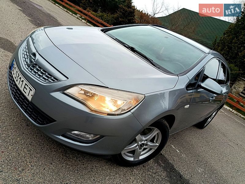Opel Astra 2011