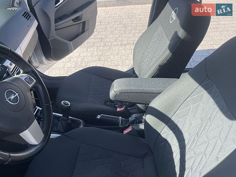 Универсал Opel Astra 2007 в Львове