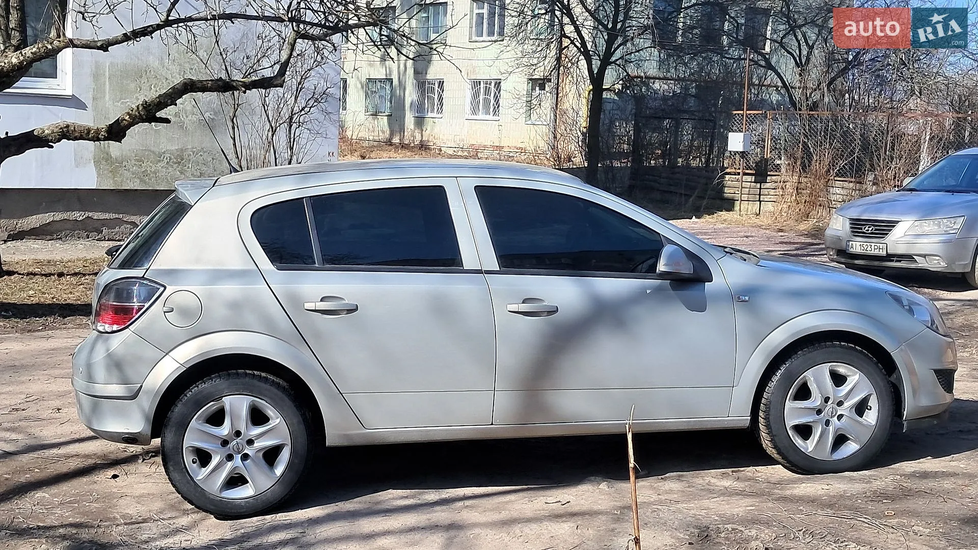 2010 Opel Astra - мініатюра 8