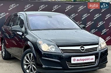 Універсал Opel Astra 2011 в Сумах