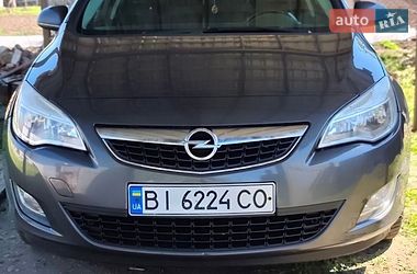 Универсал Opel Astra 2011 в Кременчуге