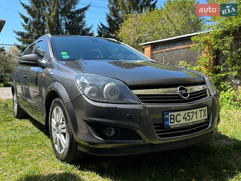 Opel Astra 2010