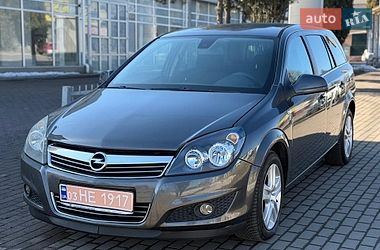 Универсал Opel Astra 2010 в Ровно