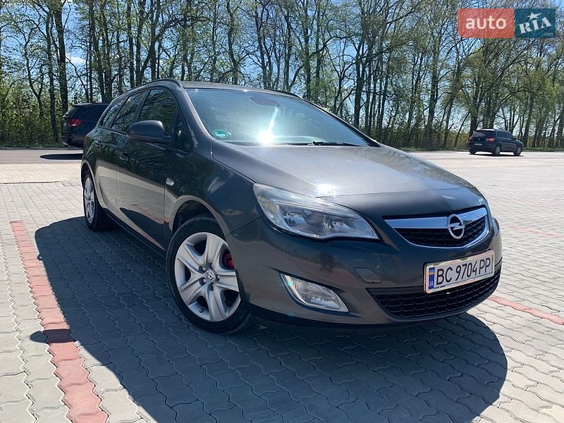 Opel Astra 2012