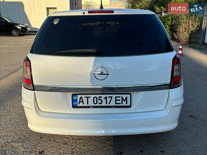 Універсал Opel Astra 2010 в Івано-Франківську