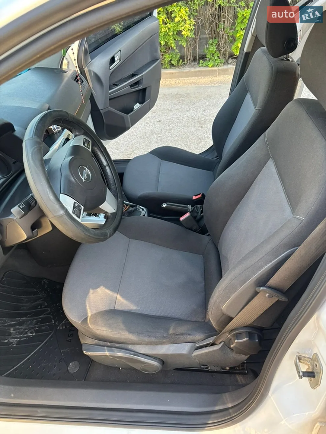 2010 Opel Astra - мініатюра 21