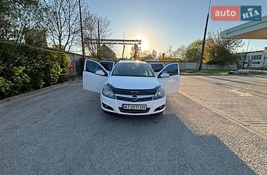 Універсал Opel Astra 2010 в Івано-Франківську