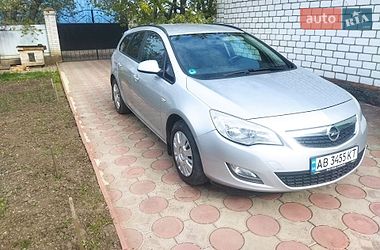 Универсал Opel Astra 2011 в Первомайске