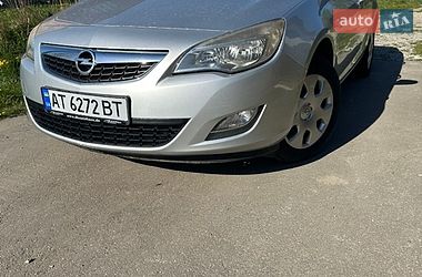 Универсал Opel Astra 2011 в Тысменице