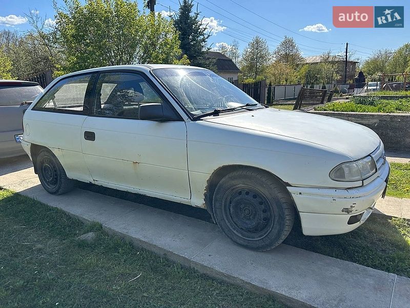 Хэтчбек Opel Astra 1992 в Ивано-Франковске фото 2 Хэтчбек Opel Astra 1992 в Ивано-Франковске