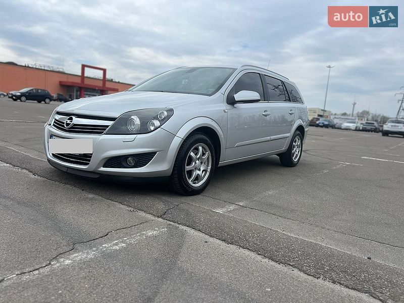 Универсал Opel Astra 2008 в Киеве