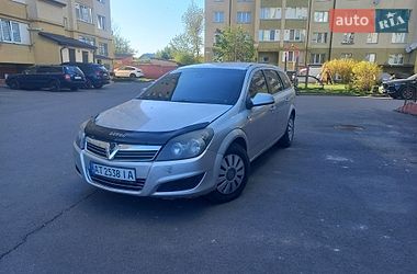 Універсал Opel Astra 2010 в Івано-Франківську