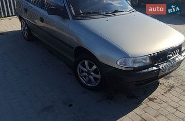 Седан Opel Astra 1996 в Рокитном