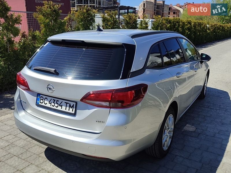 Универсал Opel Astra 2018 в Трускавце
