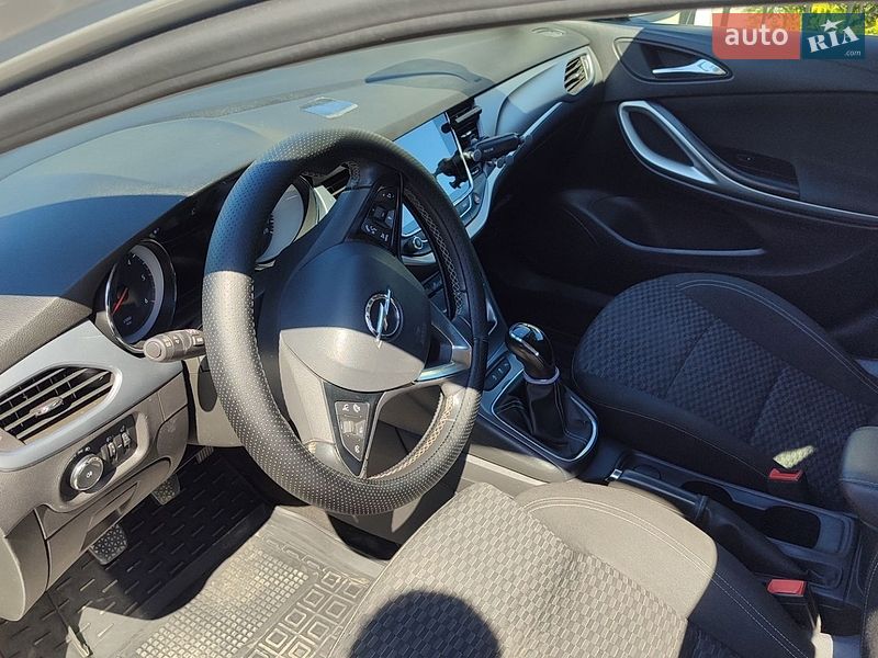 Универсал Opel Astra 2018 в Трускавце