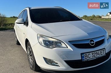 Универсал Opel Astra 2011 в Бориславе