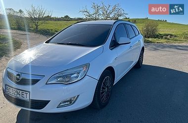 Универсал Opel Astra 2011 в Бориславе