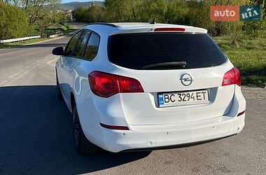 Универсал Opel Astra 2011 в Бориславе