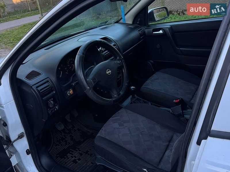 Универсал Opel Astra 1999 в Стрые